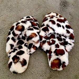 💎 Slippers | Womens 7-8